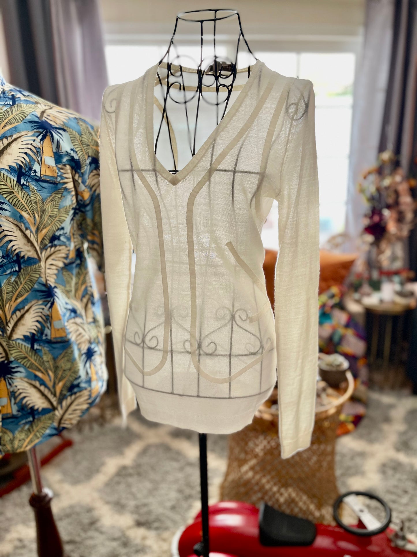 Women’s lightweight Sweater